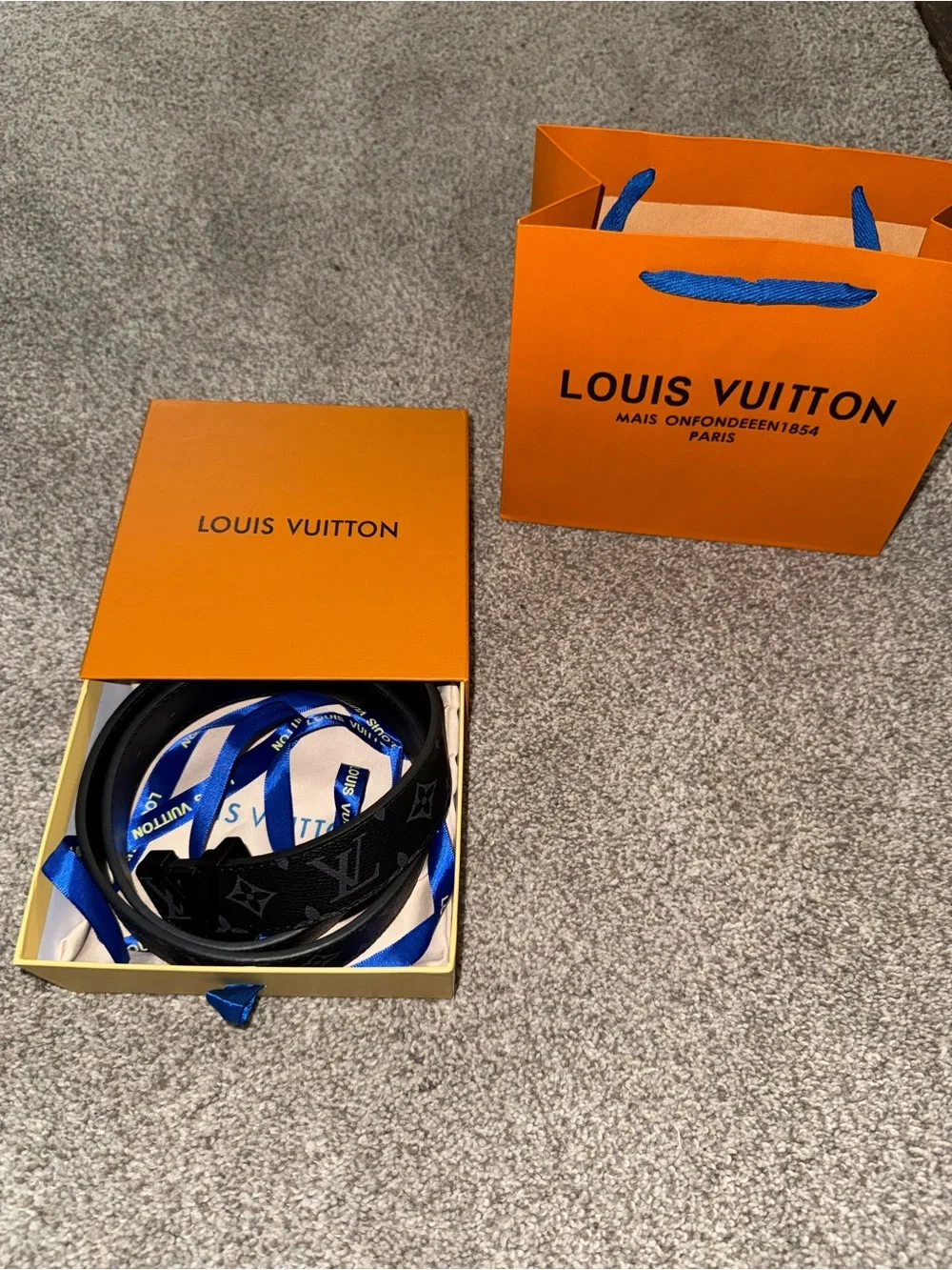 Louis Vuitton authentic✅ louis
